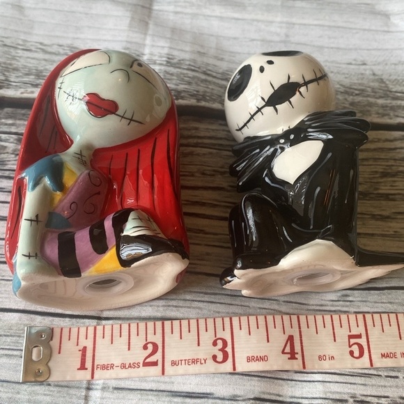 Nightmare Before Christmas Salt and Pepper Shakers - Picture 9 of 9